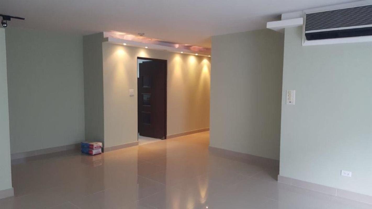 Bright living room with large window, ceiling fan and AC PH Obarrio Central Obarrio Panama City