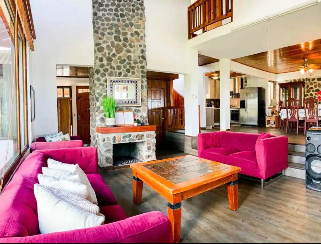 Mountain Retreat 3BR House with Pool & Sauna Cerro Azul