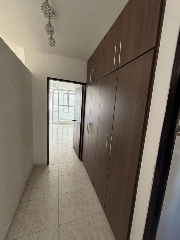 Bedroom with large windows and closet PH Dveaux Panama City