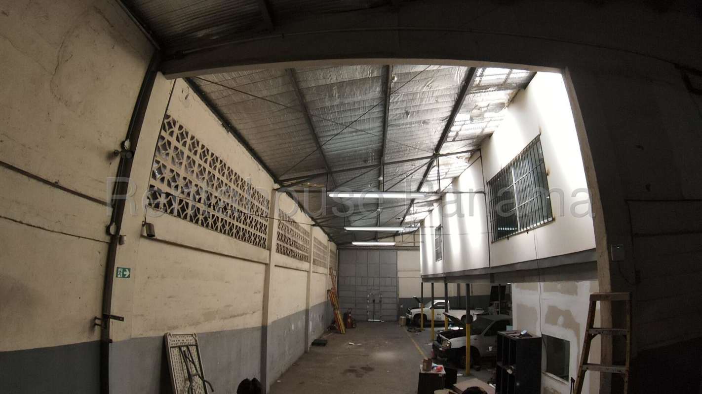 Aerial image of large industrial warehouse facility in Llano Bonito Panama City