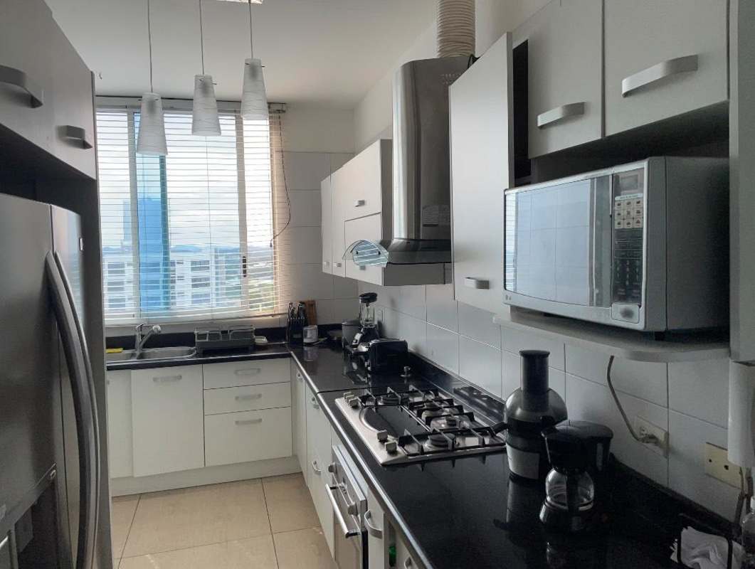 Master bedroom with walk-in closet panoramic views PH Vista Balboa Panama