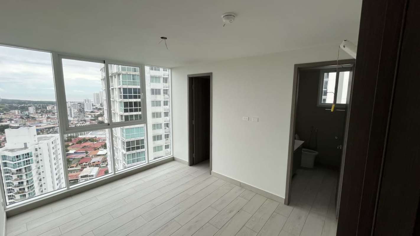 Balcony with panoramic skyline views in PH Bonavista Panama City