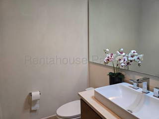 Apartment for Rent in Santa Maria - 3 bedrooms