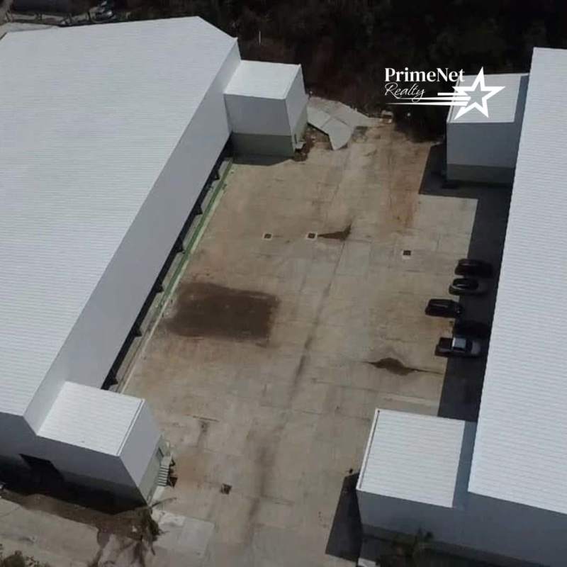 Interior view empty high ceiling warehouse Tocumen Panama for rent