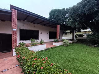 House for Sale in 24 de Diciembre - 3 bedrooms