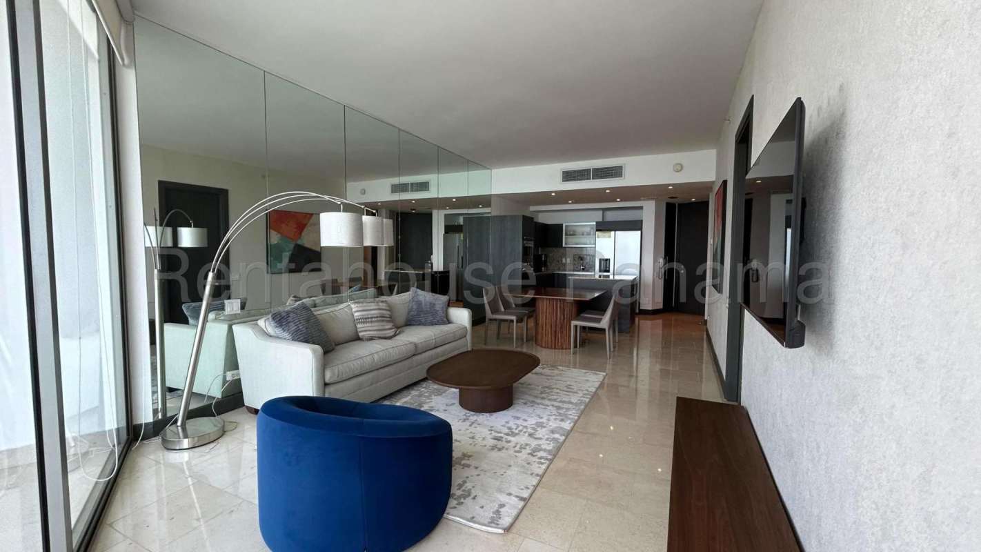 Luxury bedroom suite with oceanfront view in PH Oceana Panama