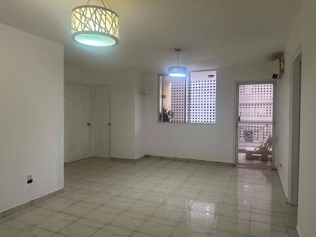 Condominium pool and social area with seating PH Park View La Loma