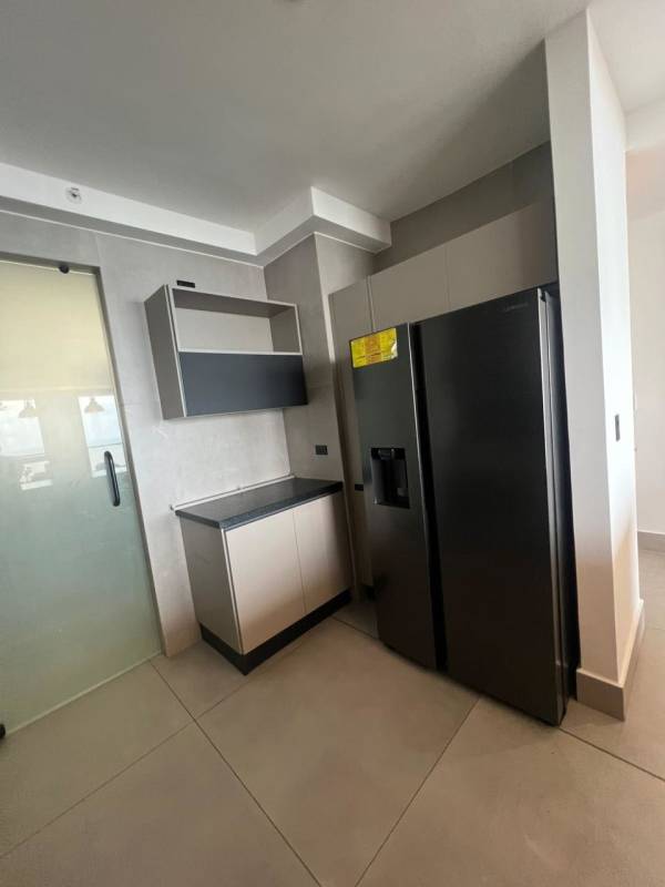 Equipped gym with trainers, cardio, weights and spinning zones PH Victory Panama