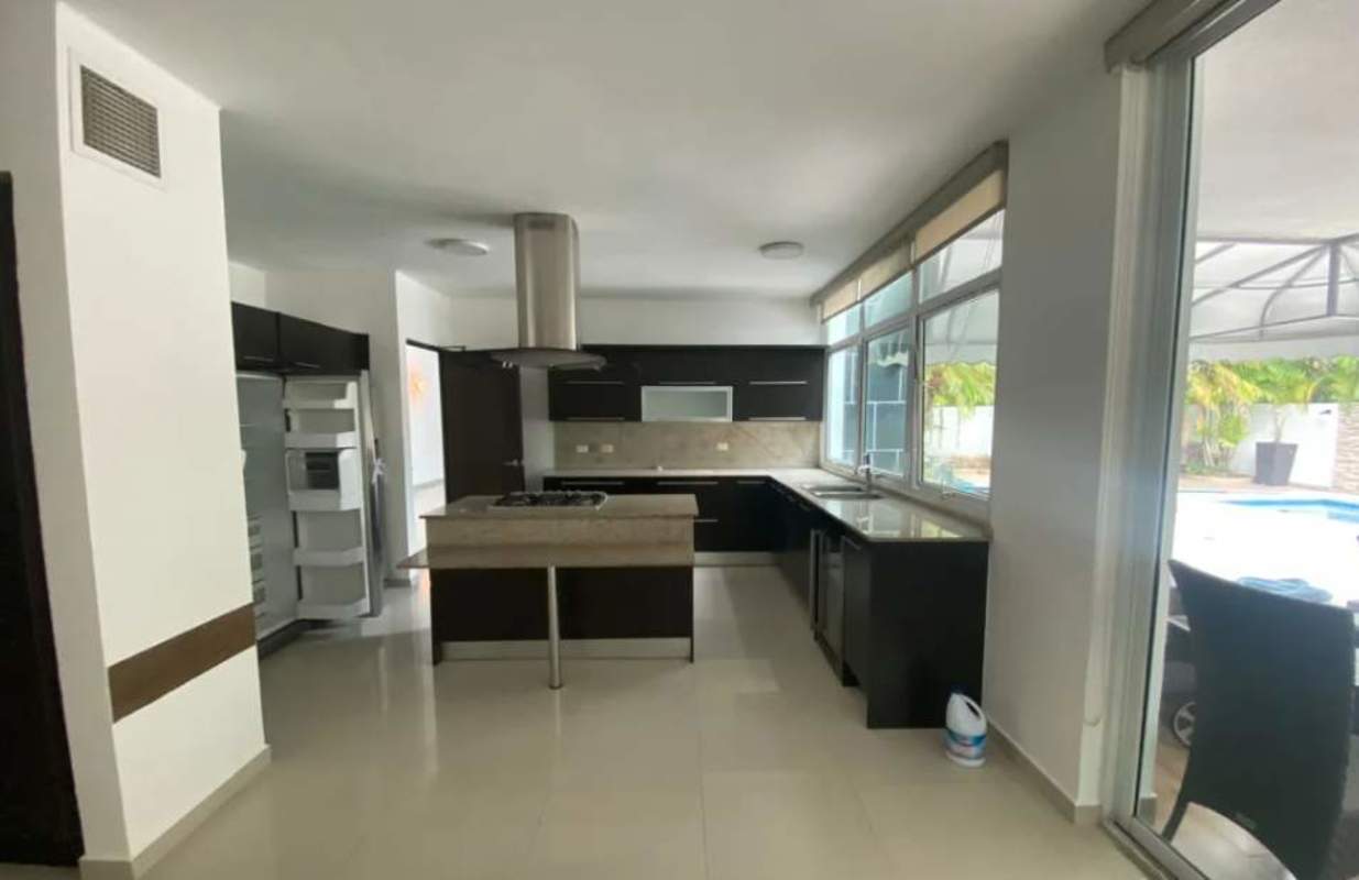Large granite island kitchen in villa for rent PH Costa Esmeralda Costa Sur Panama City