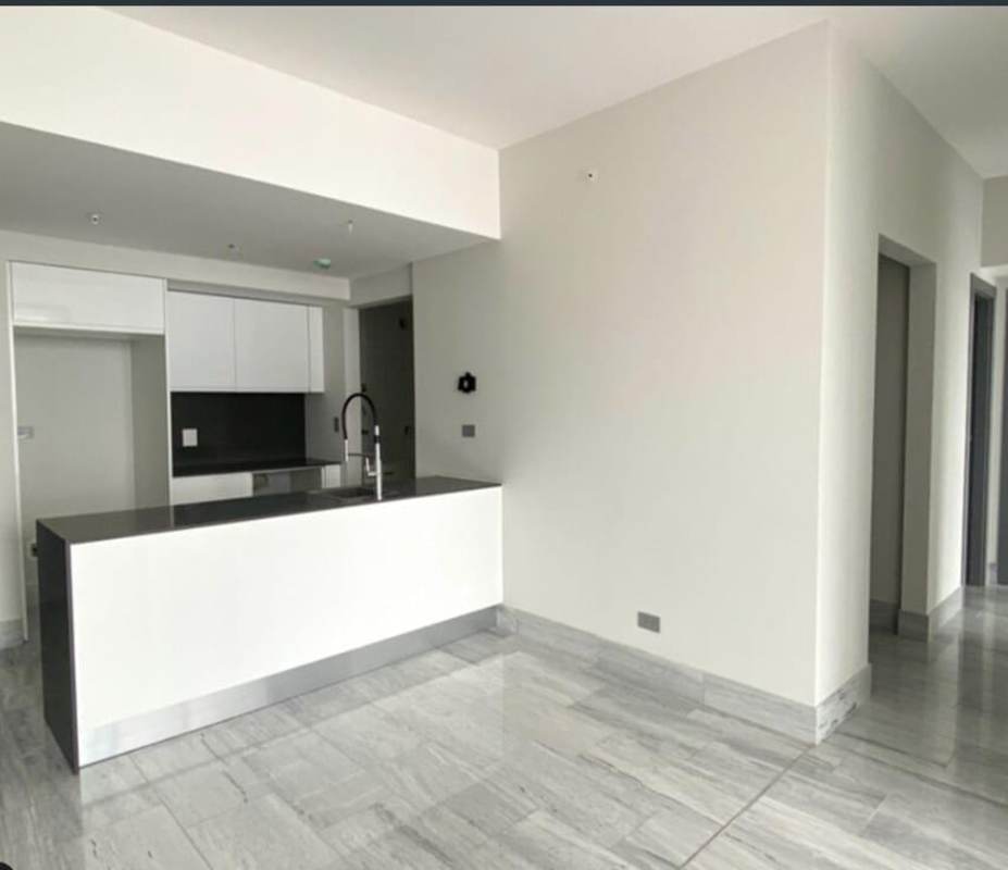 Infinity rooftop pool overlooking Panama Bay and skyline at Nuovo by Armani Casa Bella Vista