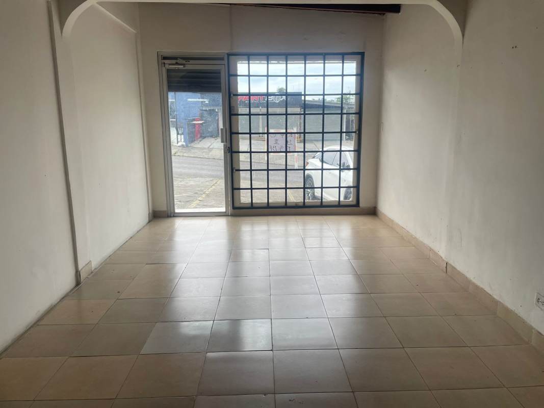 Spacious open commercial entrance with glass doors and tiled floor PH Altos del Chase El Dorado Panama