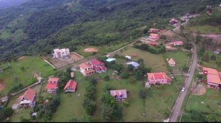 Hammock balcony with panoramic views mountain house in Chicá Panama