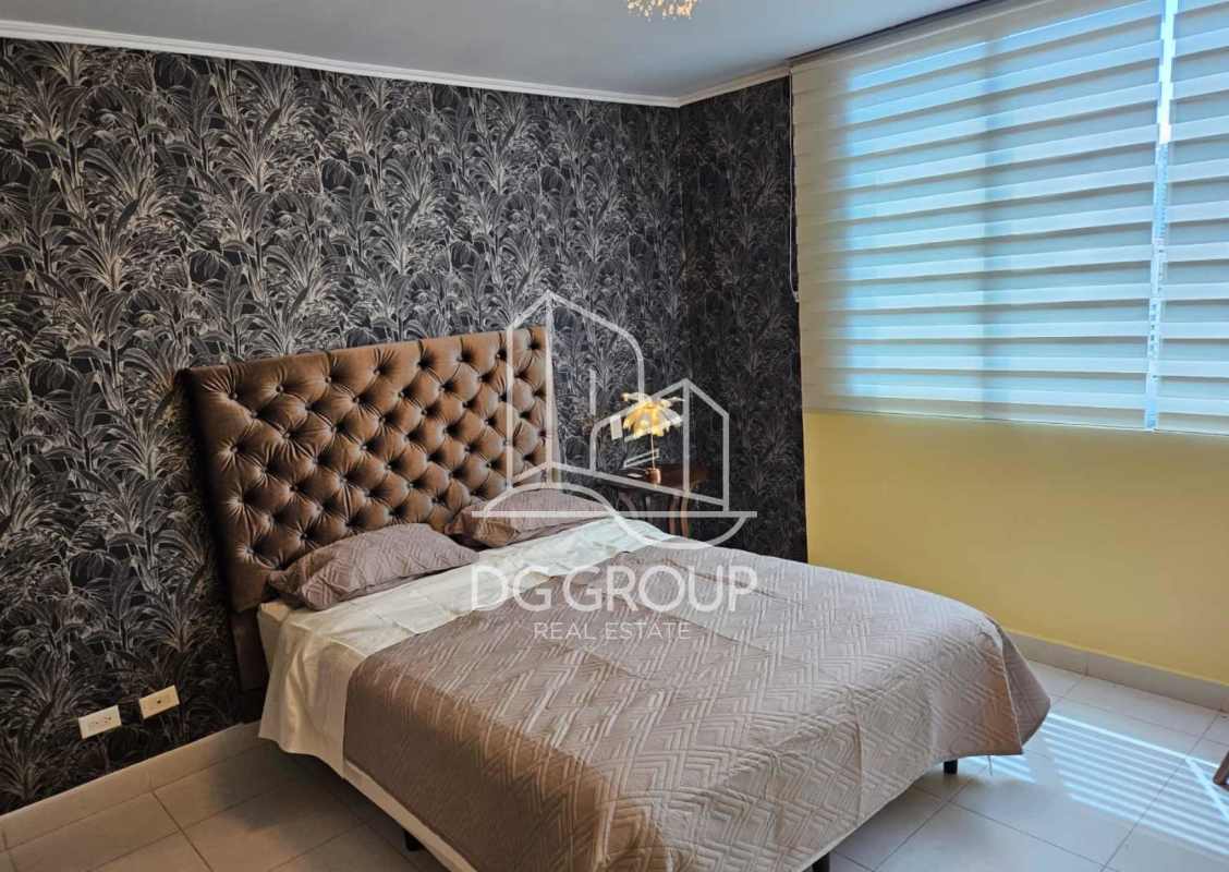 Bedroom with A/C, modern decor and blinds, PH Miró El Cangrejo Panama City