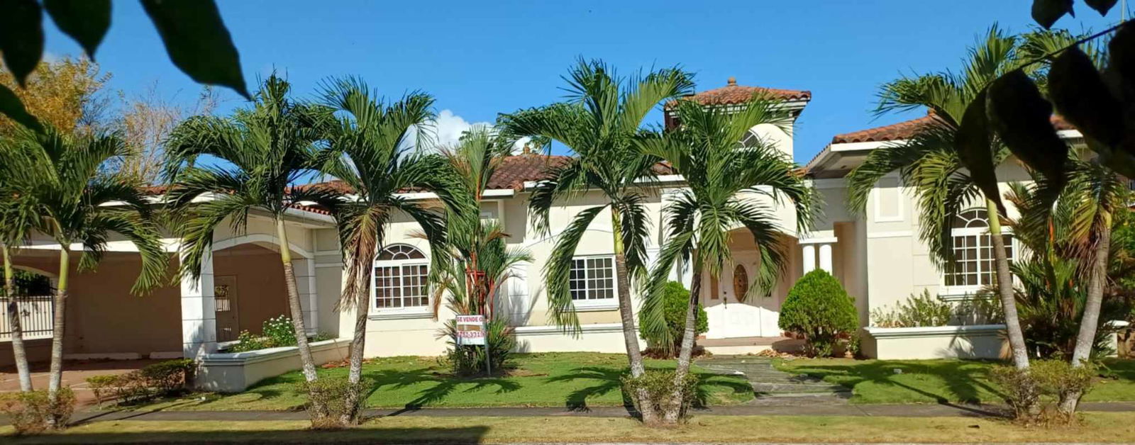 Spacious 4BR Home in Condado Gated Community Panama