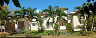 Single Family Home for Sale in 24 de Diciembre - 4 bedrooms
