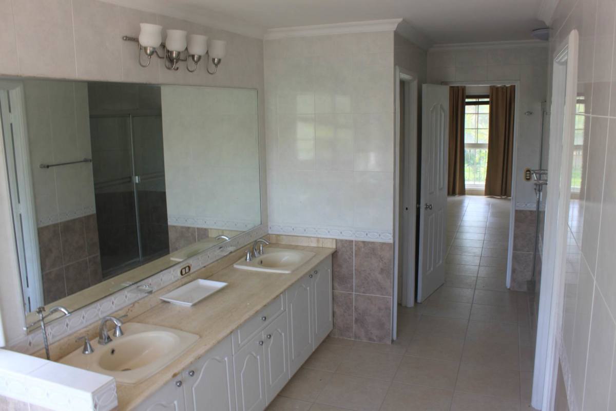 Luxury 3BR House with Pool in Costa Azul Costa del Este