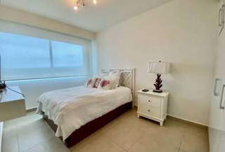 Condominium for Sale in Santa Clara - 4 bedrooms