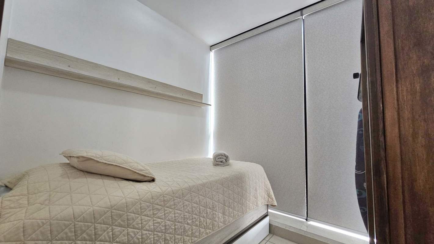 Swimming pool with skyline views PH Sky Point Obarrio Panama City