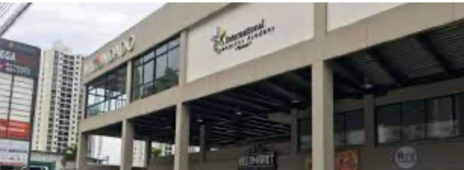 Interior space of available office unit Mi Condado Plaza Panama