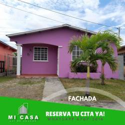 Second bedroom with bunk bed red curtains Penonomé furnished rental house Panama