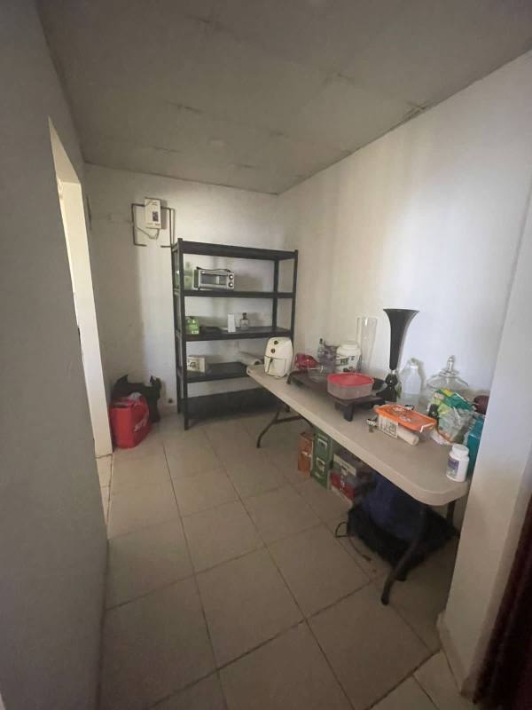 Single-story Panama house with garage patio corner lot Brisas del Golf