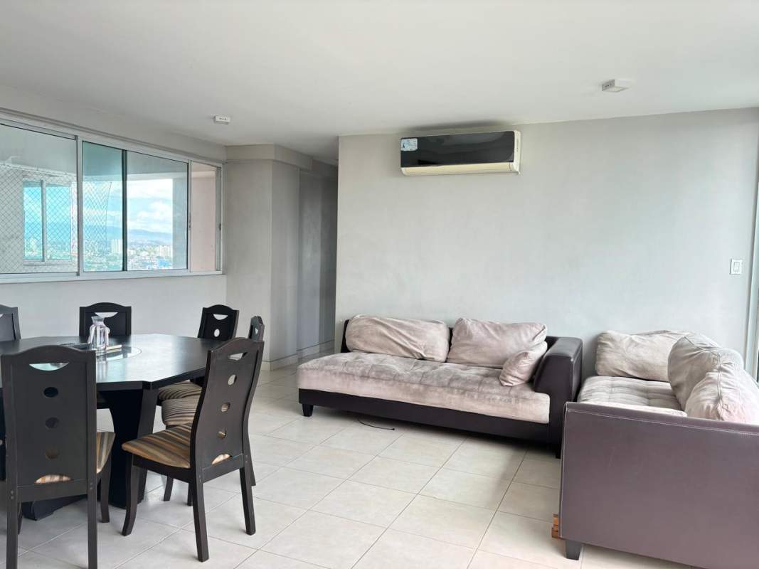 Outdoor pool, jacuzzi, playground area PH El Mare Edison Park Panama