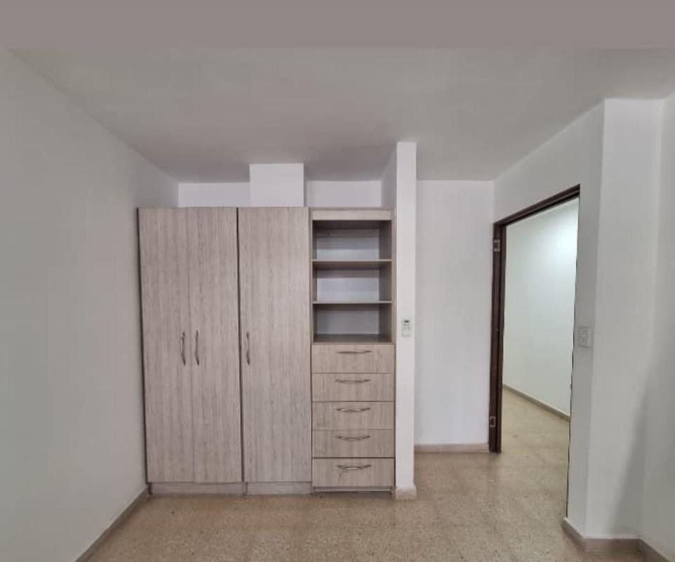 Bedroom with air conditioning and closet in apartment PH Royal Plaza El Carmen Panama City
