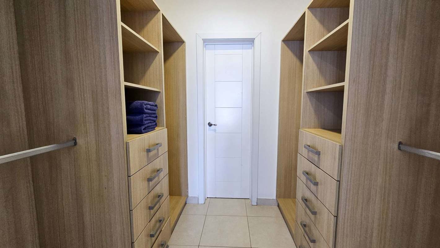 Dining area with panoramic ocean views furnished in PH Waters Avenida Balboa