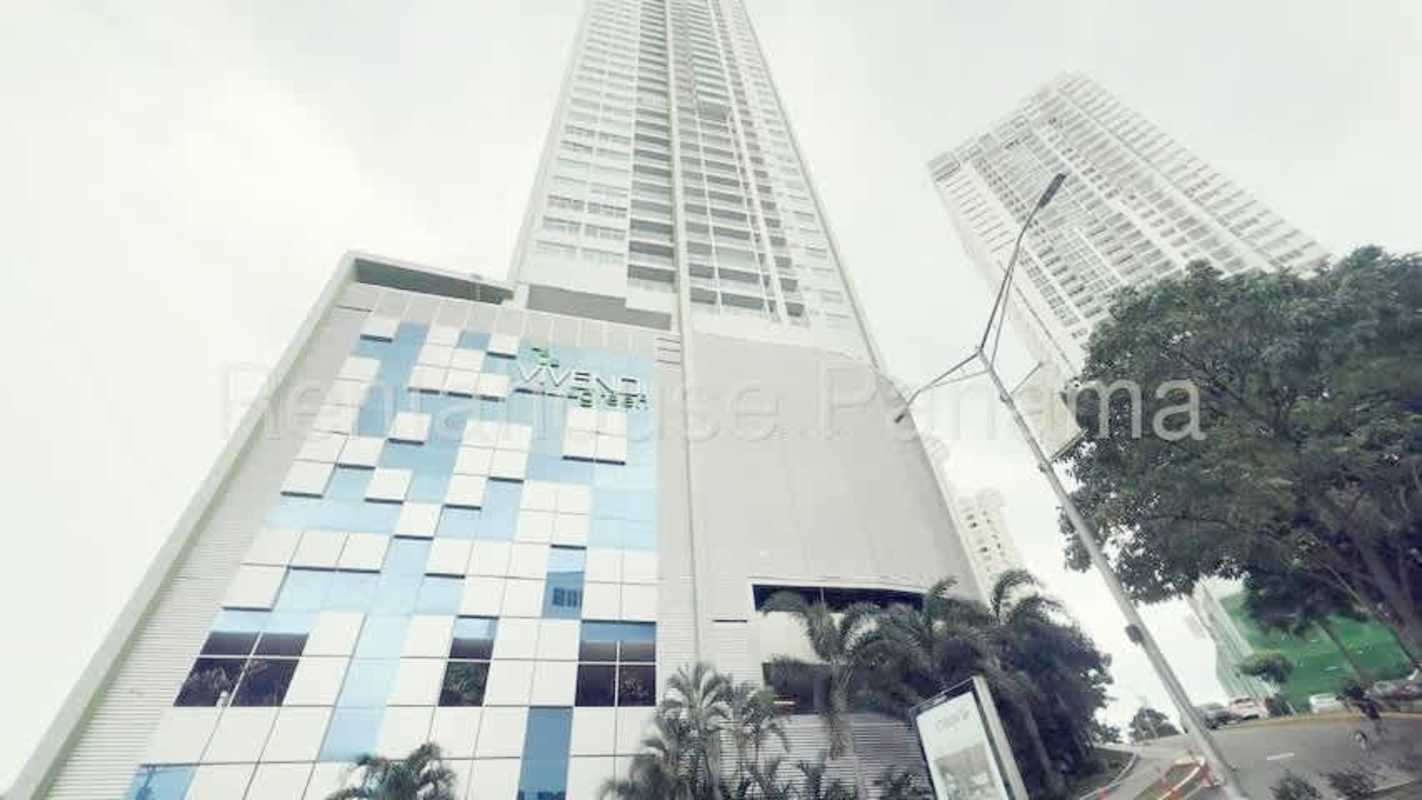 Exterior view of PH Vivendi Green high rise tower in Edison Park Panama City