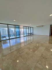 Apartment for Sale in San Francisco - 3 bedrooms