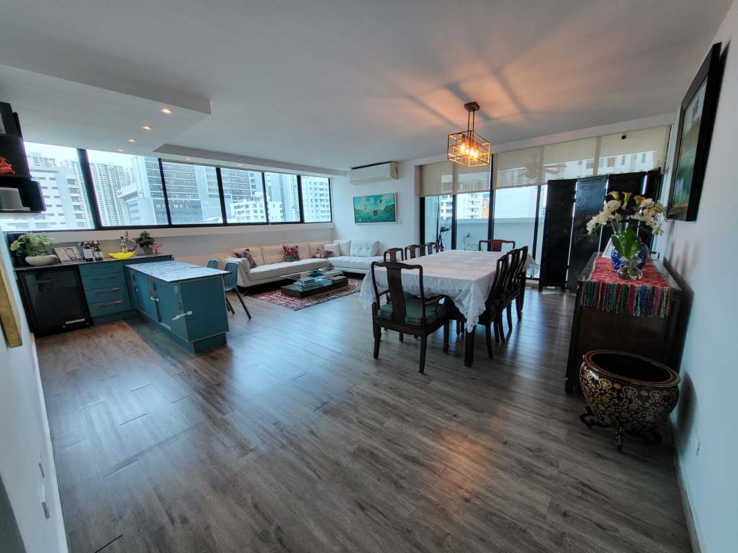 Custom modern bar space with granite counter in PH Star Bay Panama rental apartment