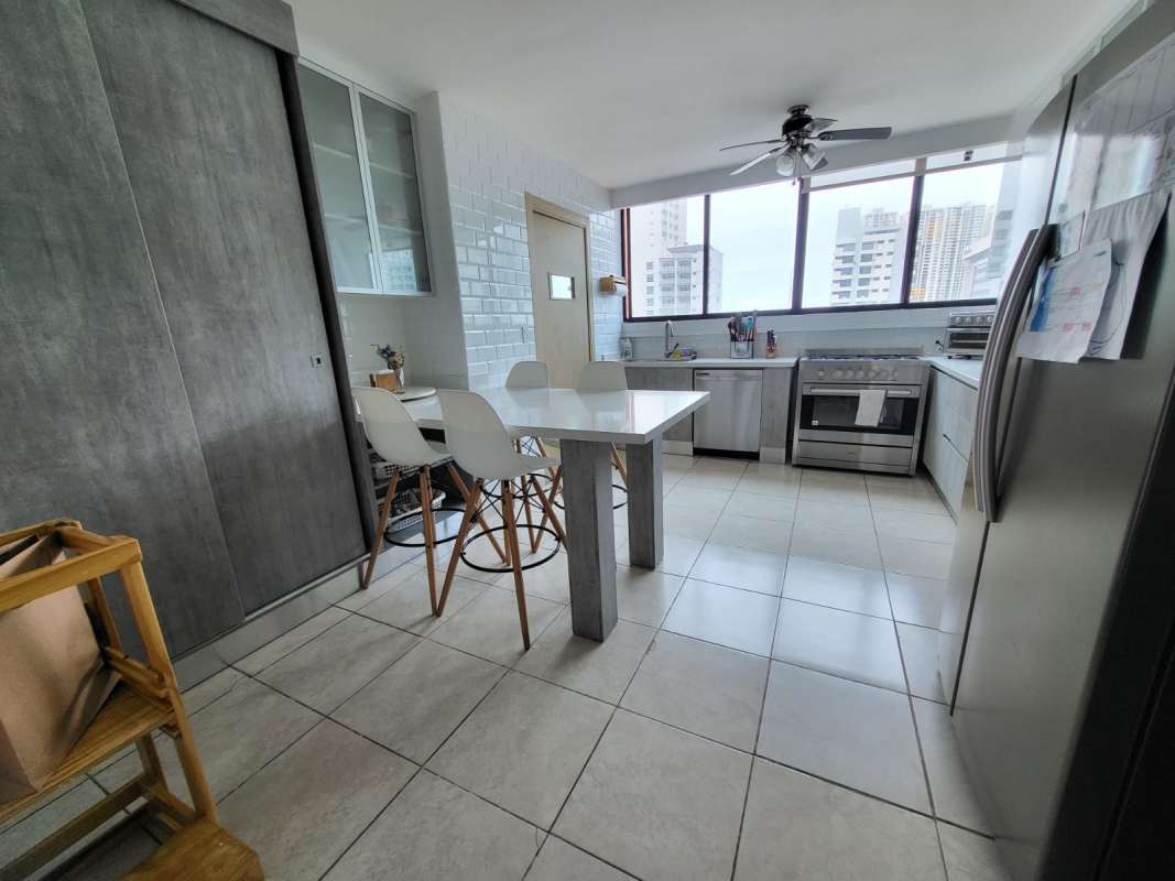 Bright children's room with views in PH Star Bay apartment for rent