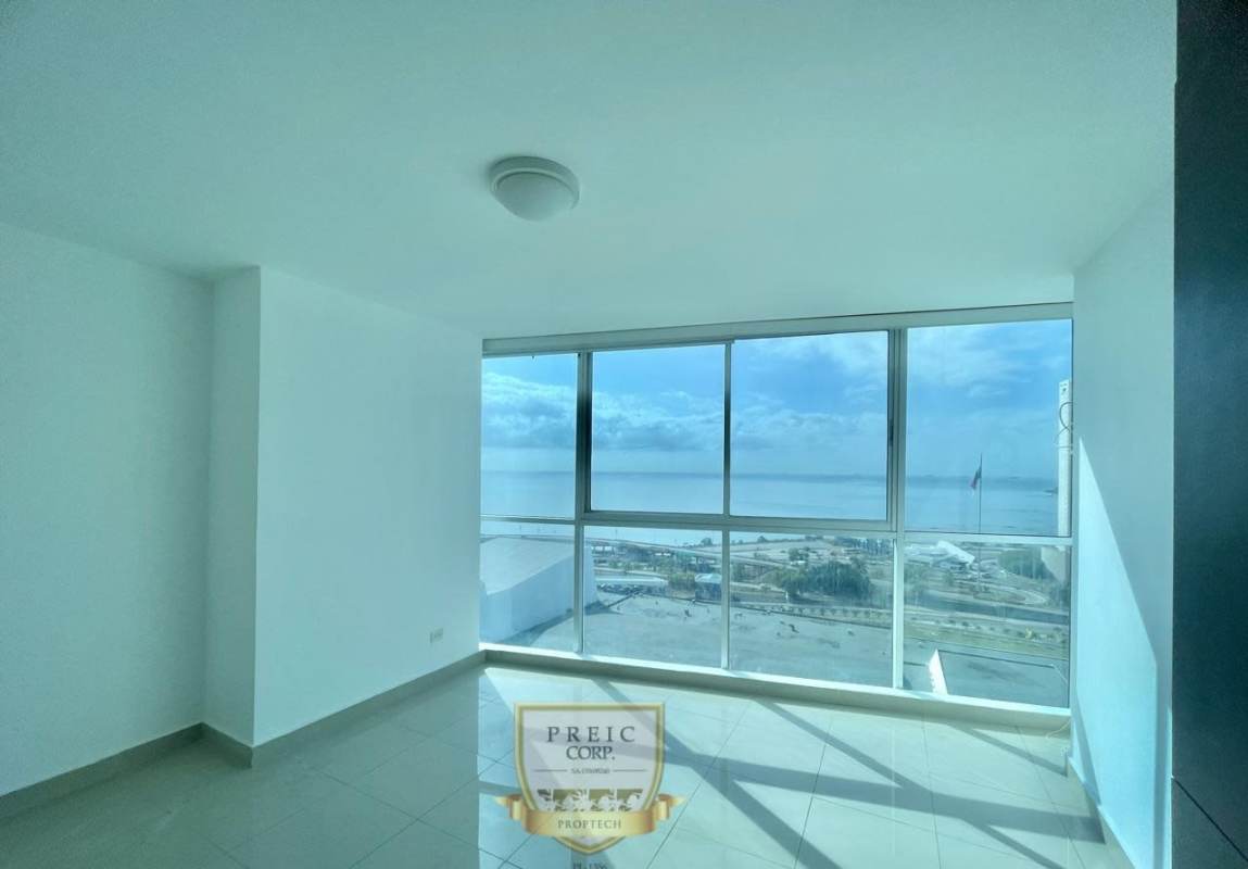 Kitchen with granite countertops, ample cabinetry, large window in PH Serenity, San Francisco