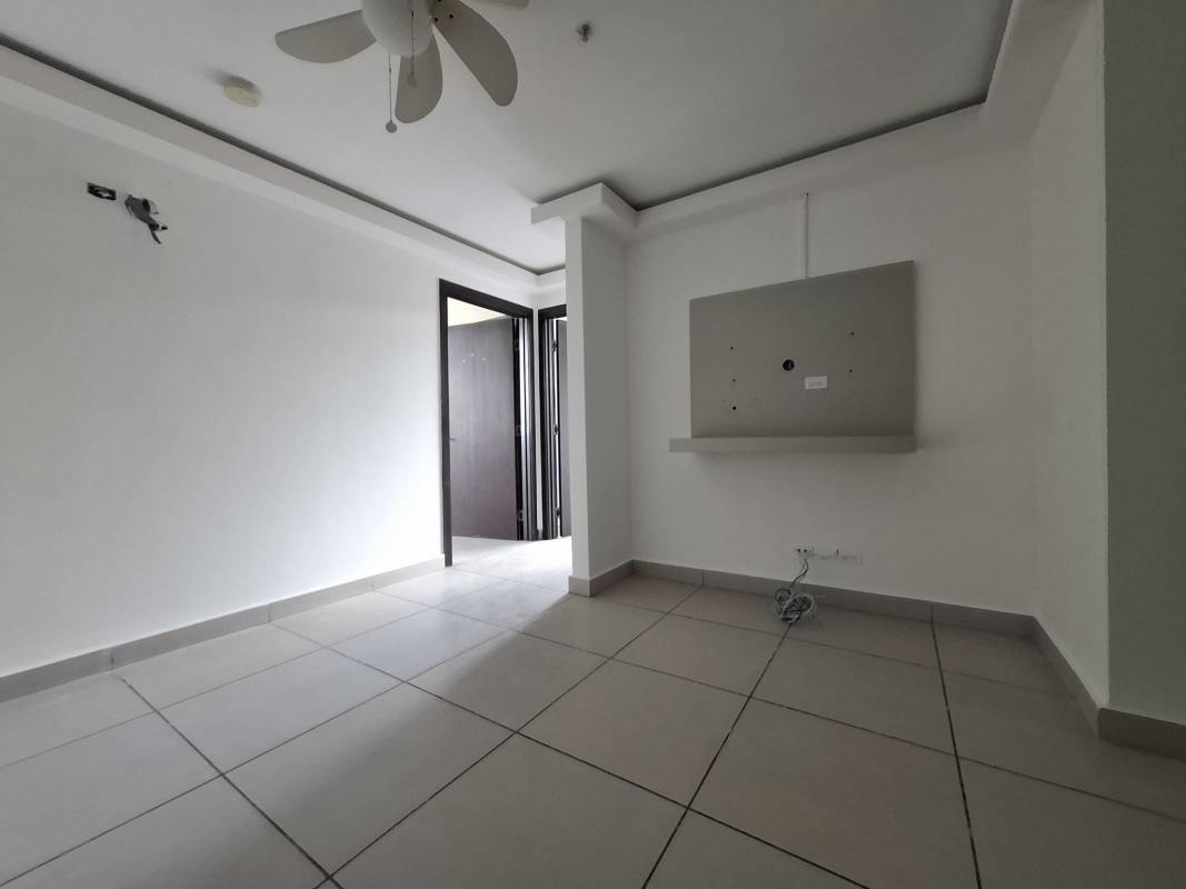 Open living area with city views in PH 4 Horizontes Altos de Panamá apartment for sale