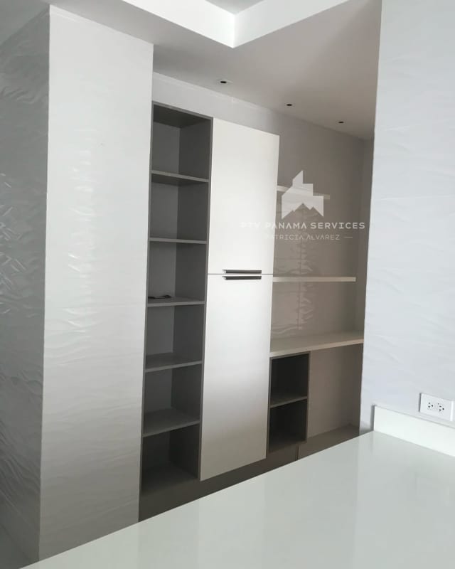 Large terrace balcony overlooking Panama City skyline and Pacific Ocean at PH Regalia