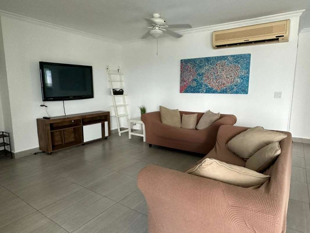 Modern bathroom with walk-in shower and granite counter, PH Riverside Coco del Mar Panama