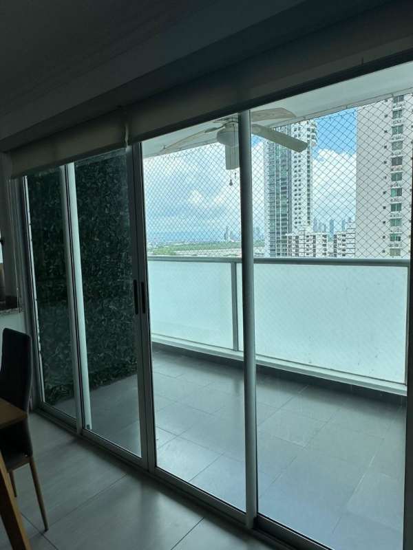 Bedroom with split AC, closet and city views at PH Riverside Coco del Mar Panama