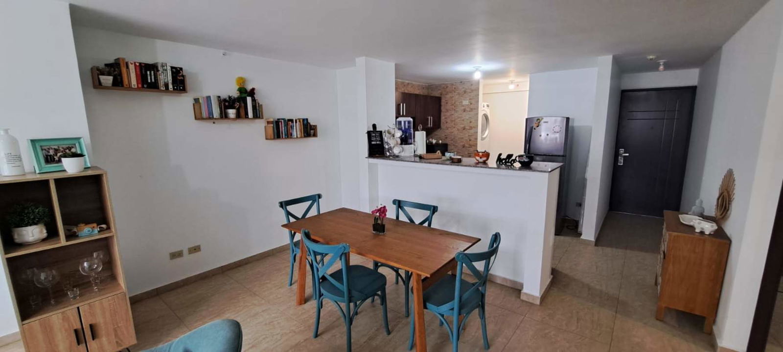 Bedroom with built-in closet, AC, window at PH Terrazas del Rey Condado del Rey Panama