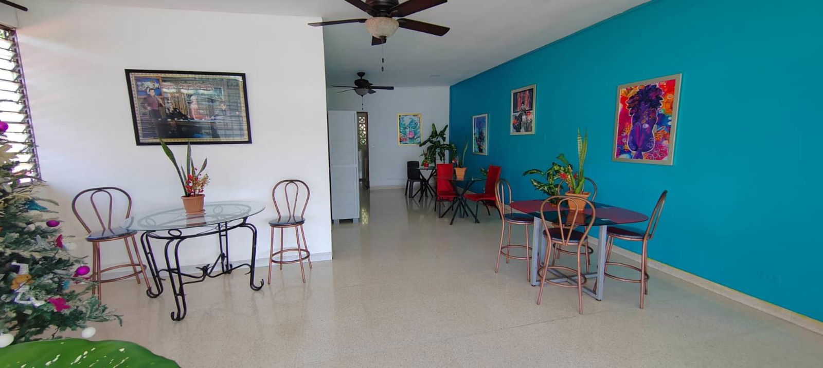 Covered patio garden outdoor seating Residencia Bella Vista El Carmen Panama room rental