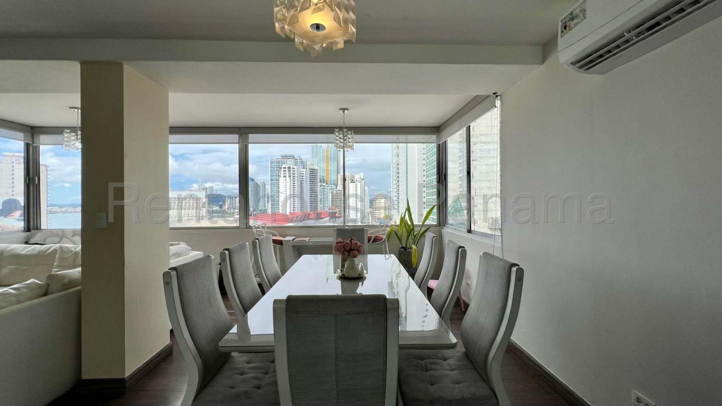 Bright bedroom with built-in closet, split AC, Bay of Panama view at PH Plaza Paitilla