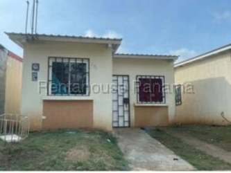 Affordable 2BR Starter Home in Sunset Country Club La Chorrera