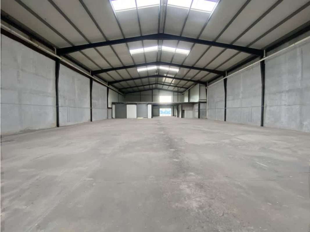 Industrial Warehouse for Rent 1,284 m² Villa Zaita