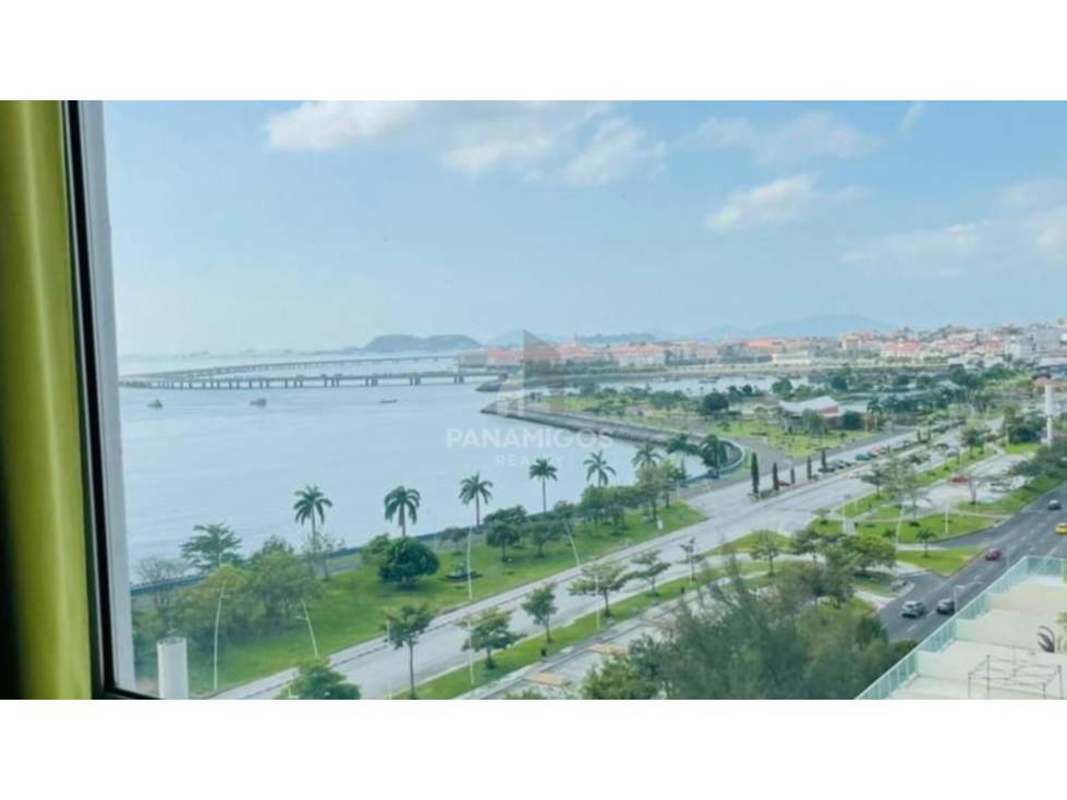 Luxurious rooftop infinity pool overlooking Pacific Ocean and skyline in PH Element Panama