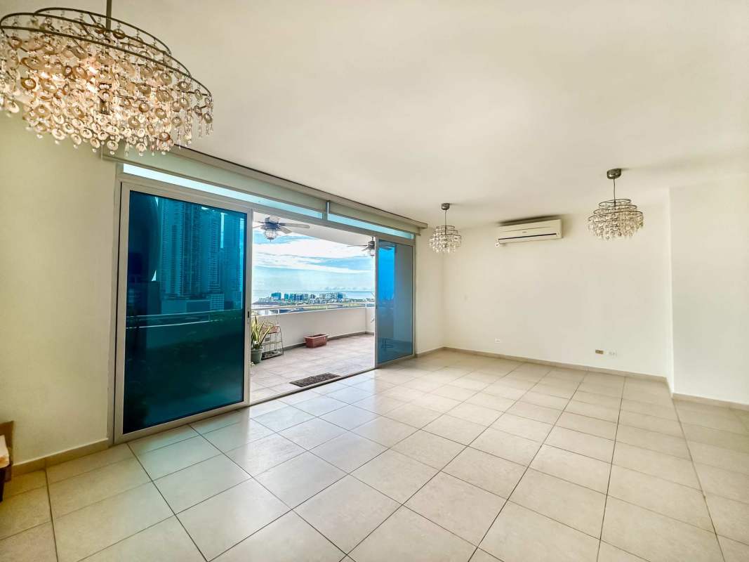 Spacious kitchen with granite countertops and stainless appliances in PH Torre del Parque Punta Paitilla Panama