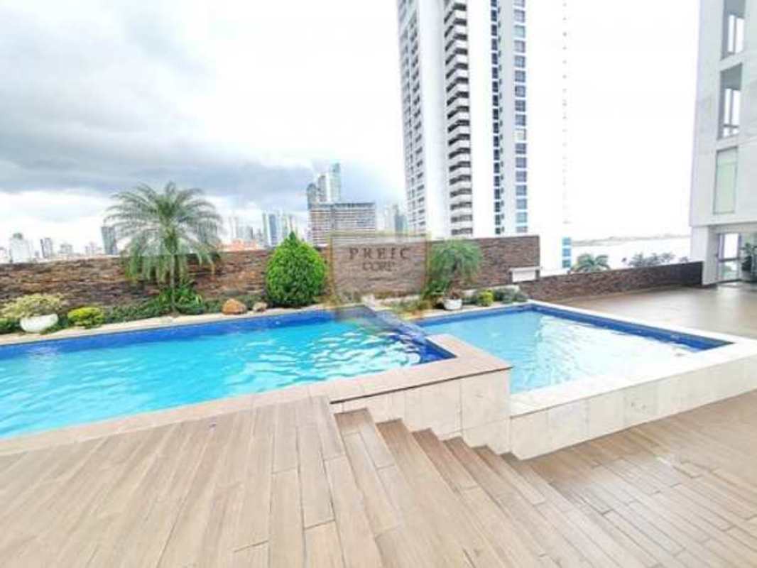 Infinity pool overlooking Panama Bay and skyline at PH Rivage luxury condo on Avenida Balboa