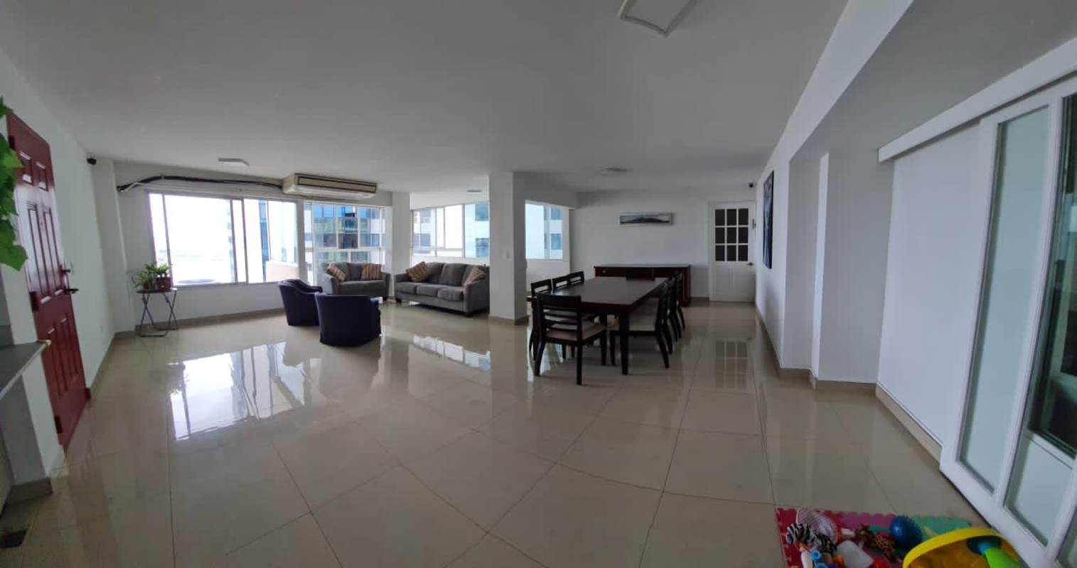 Kitchen with modern appliances laminate cabinets ceramic tile PH Las Perlas Punta Paitilla Panama