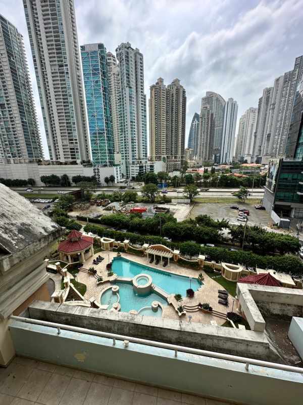 Dining room with chandelier, marble floors in PH Mystic Point Punta Pacifica Panama
