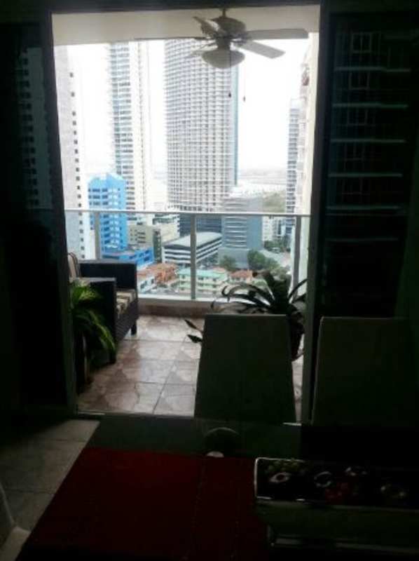 Modern kitchen breakfast bar granite countertops PH Bella Vista Park Panama City