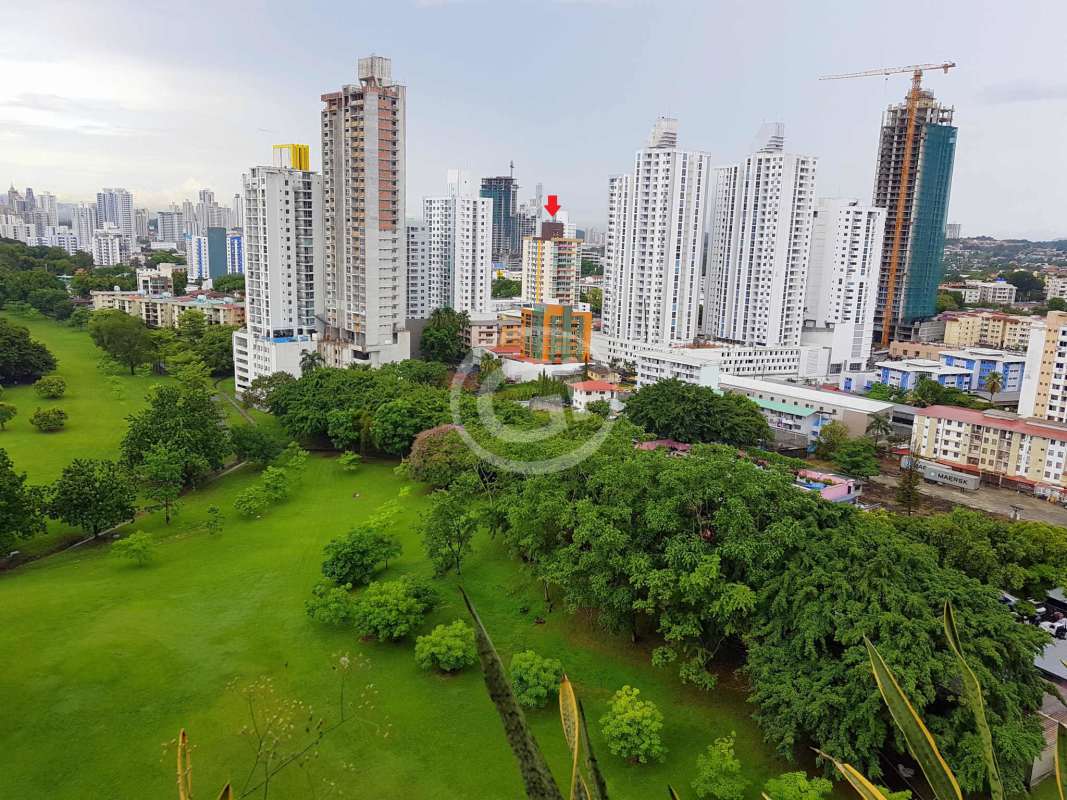 Bright bedroom with queen bed, split AC, ceiling fan, city skyline view rental in PH Taurus Tower Panama City