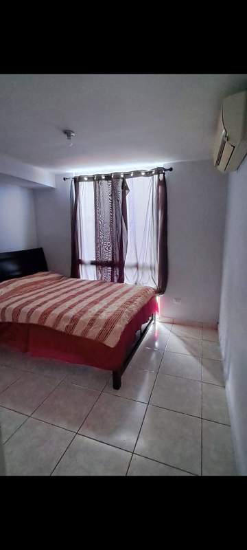 Full bathroom with ceramic tiles walking shower PH Carrasquilla Park Panama